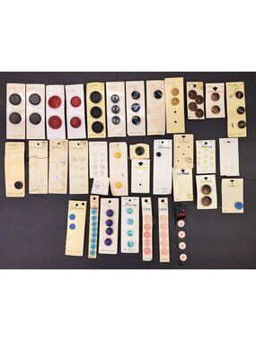 Vintage Mixed Button Lot On Cards Le Chic La Mode Slimline Lansing 113 Total